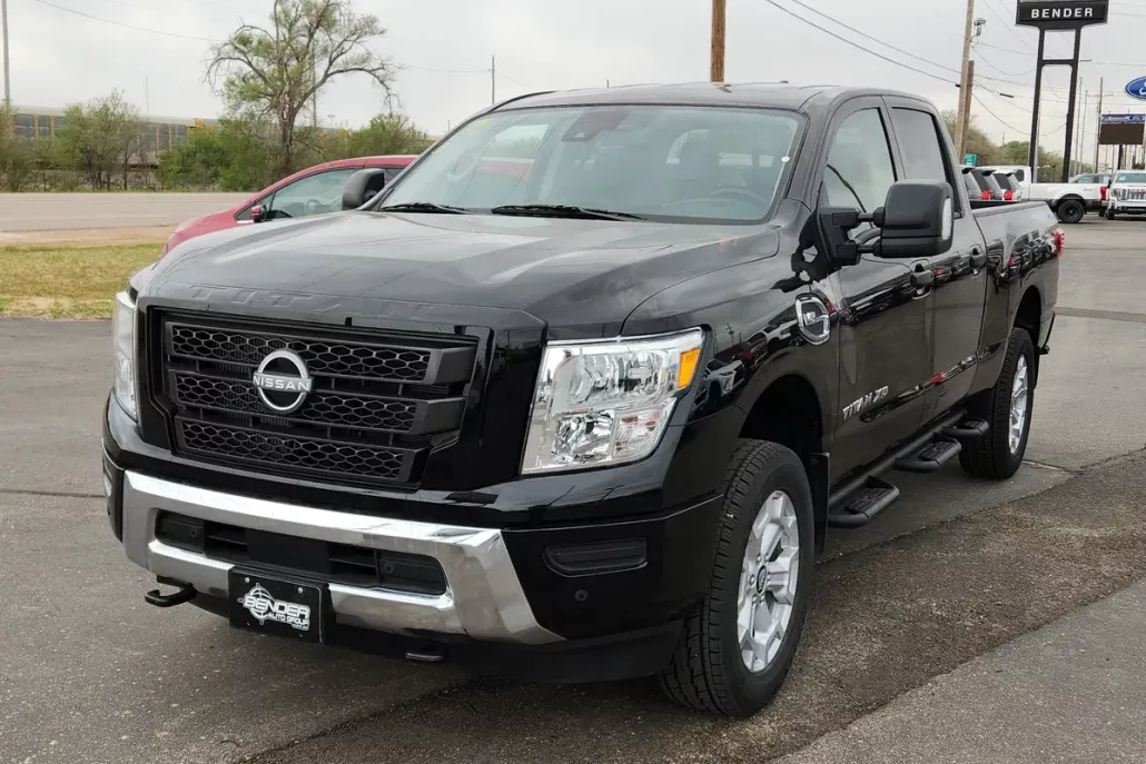 2024 Nissan Titan SV photo 1