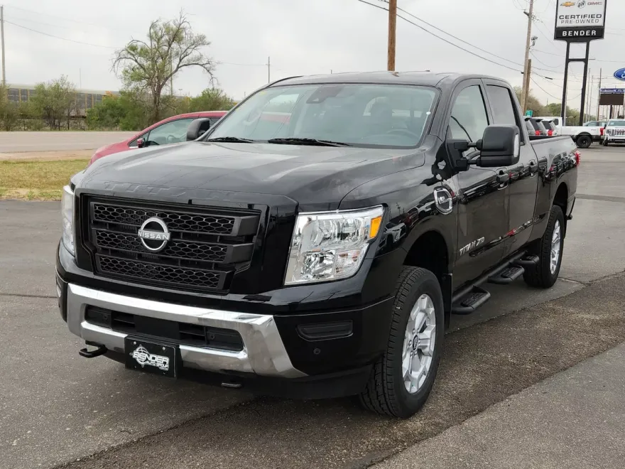 2024 Nissan Titan SV photo 1