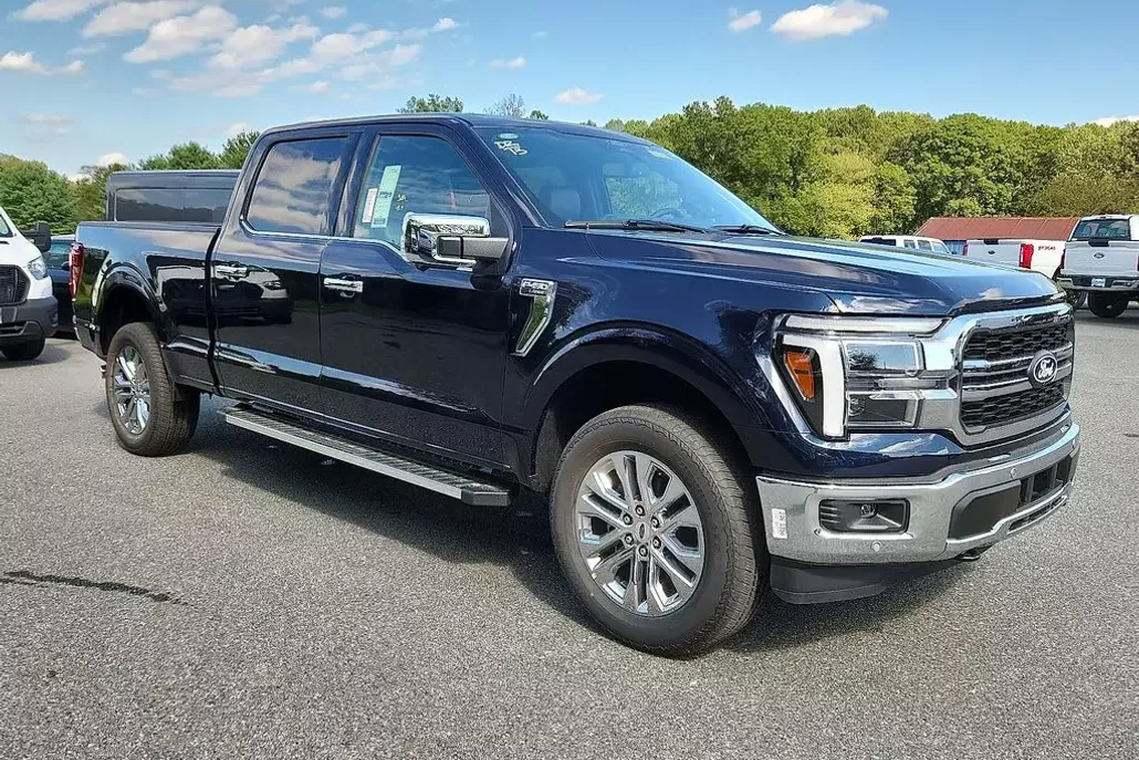 2025 Ford F-150 Lariat photo 1