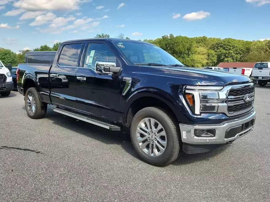 2025 Ford F-150 Lariat photo 1
