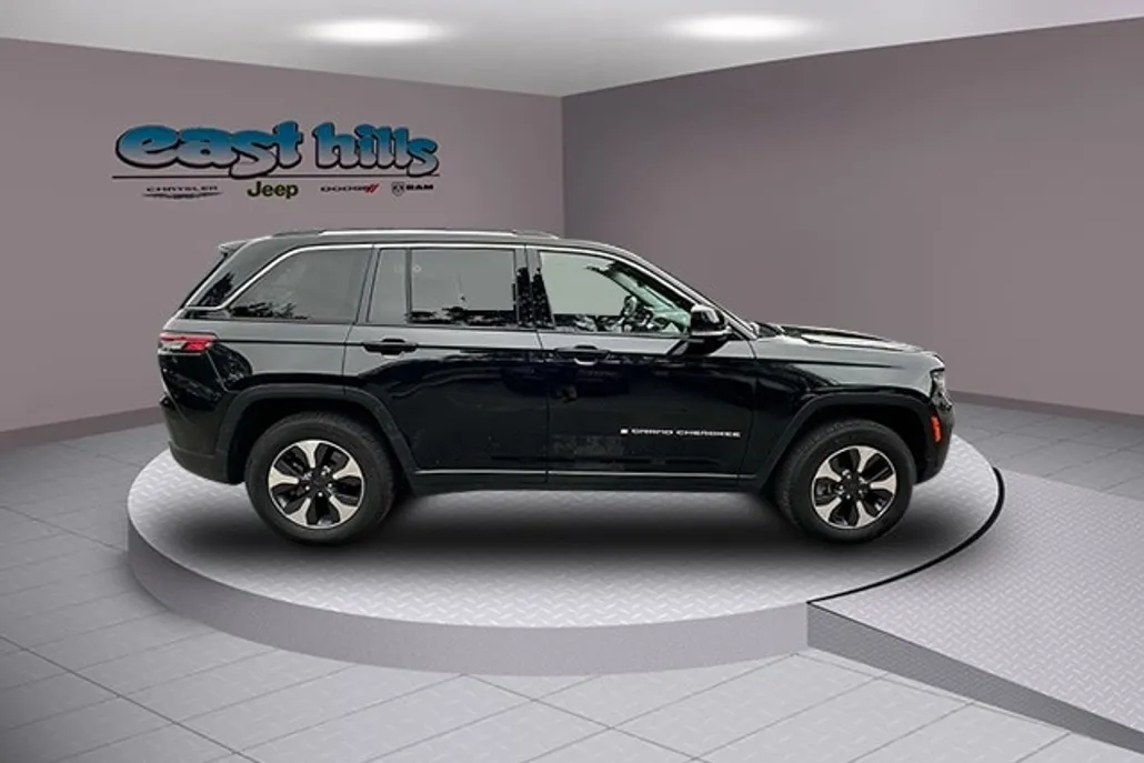 2023 Jeep Grand Cherokee 4xe photo 1