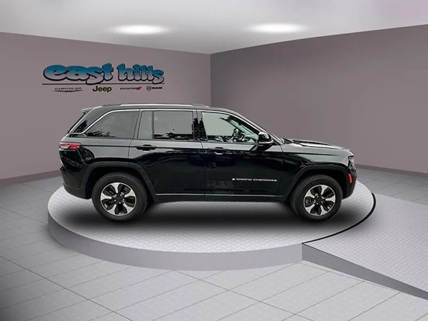 2023 Jeep Grand Cherokee 4xe photo 1