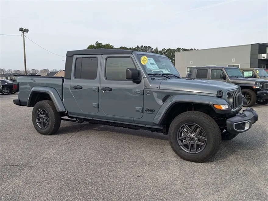 2025 Jeep Gladiator Sport S photo 1