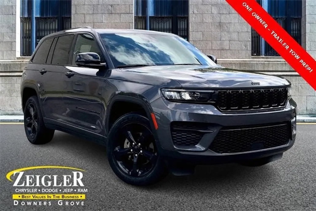 2022 Jeep Grand Cherokee Laredo Altitude photo 1