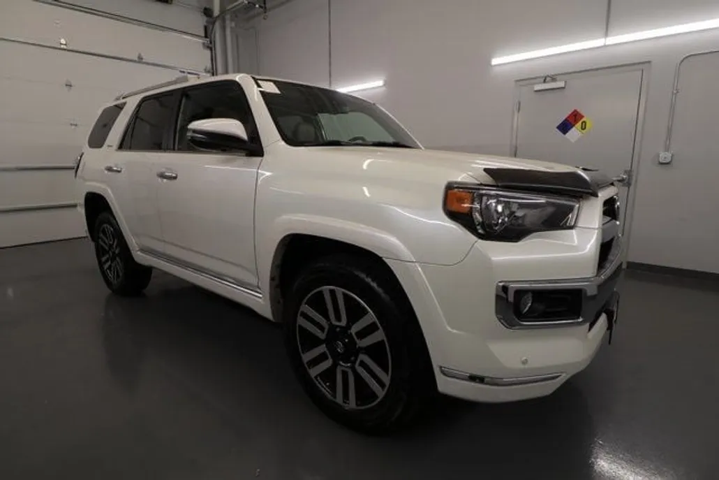 2020 Toyota 4Runner Limited photo 1