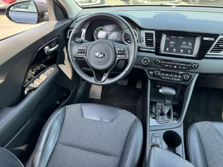 2017 Kia Niro EX photo 1