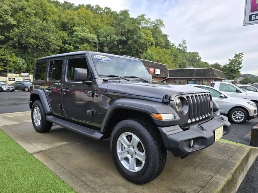 2022 Jeep Wrangler Unlimited Sport photo 1