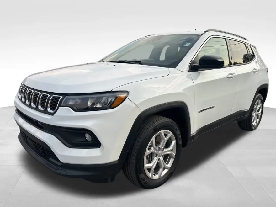 2024 Jeep Compass Latitude photo 1