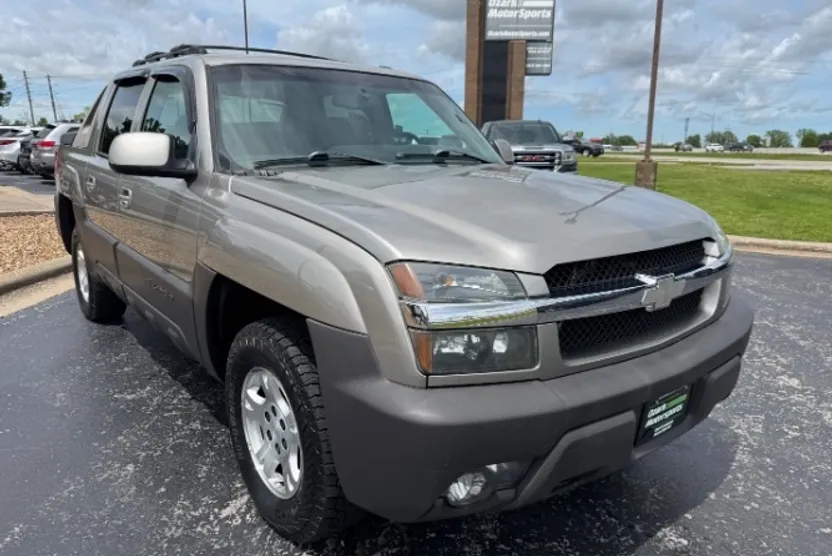 2003 Chevrolet Avalanche LT photo 1