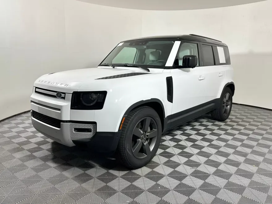 2025 Land Rover Defender 110 S photo 1