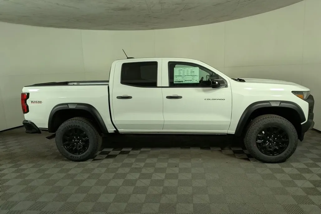 2026 Chevrolet Colorado Trail Boss photo 1