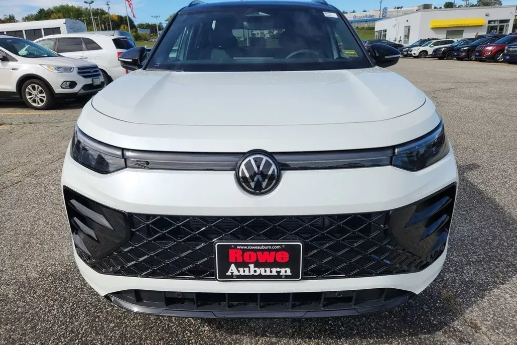 2025 Volkswagen Tiguan SE R-Line Black photo 1