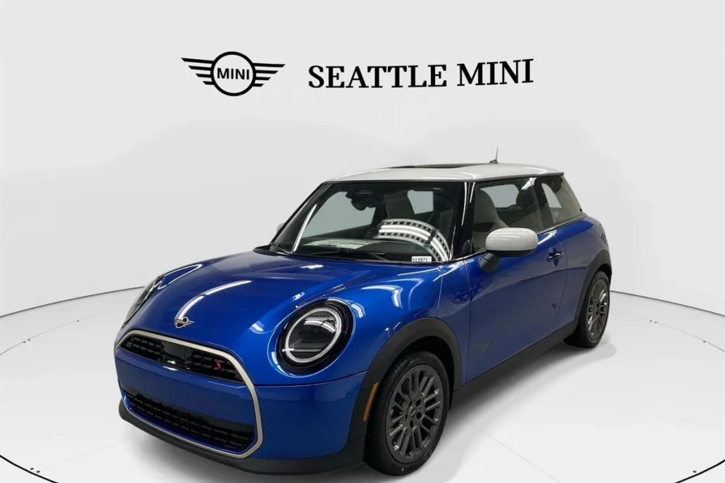 2025 Mini Cooper Hardtop S photo 1