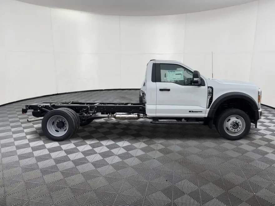 2024 Ford F-550 XL photo 1