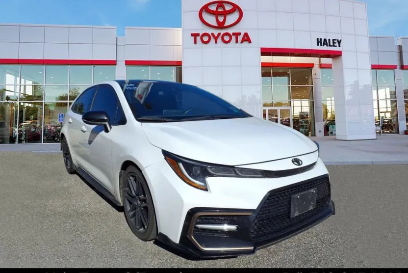 2021 Toyota Corolla SE photo 1