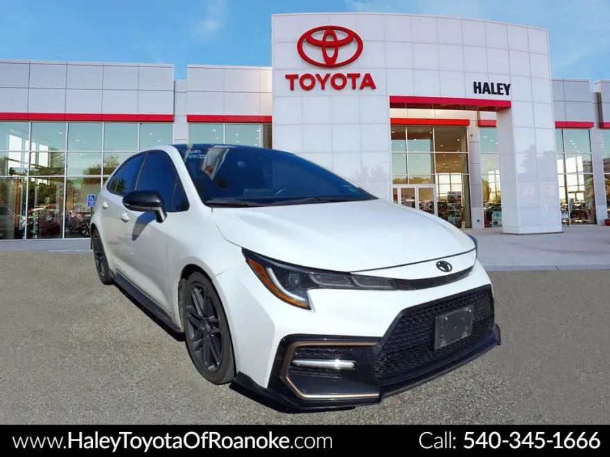 2021 Toyota Corolla SE photo 1