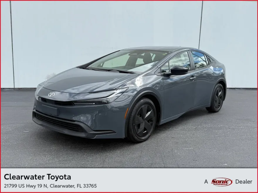 2023 Toyota Prius LE photo 1