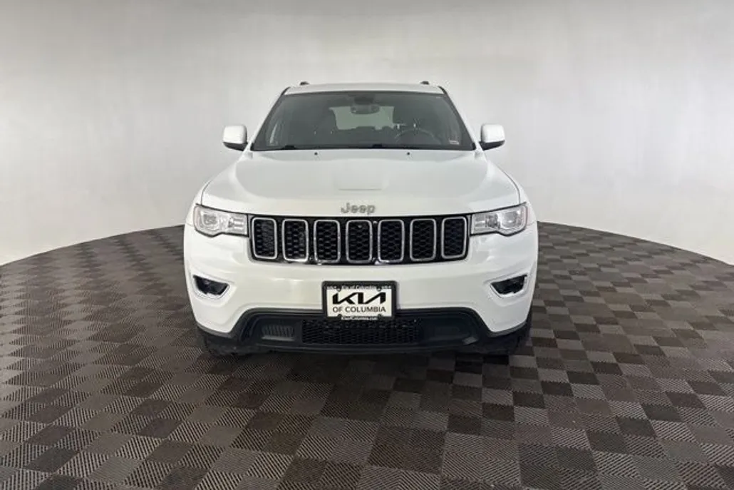 2017 Jeep Grand Cherokee Laredo photo 1