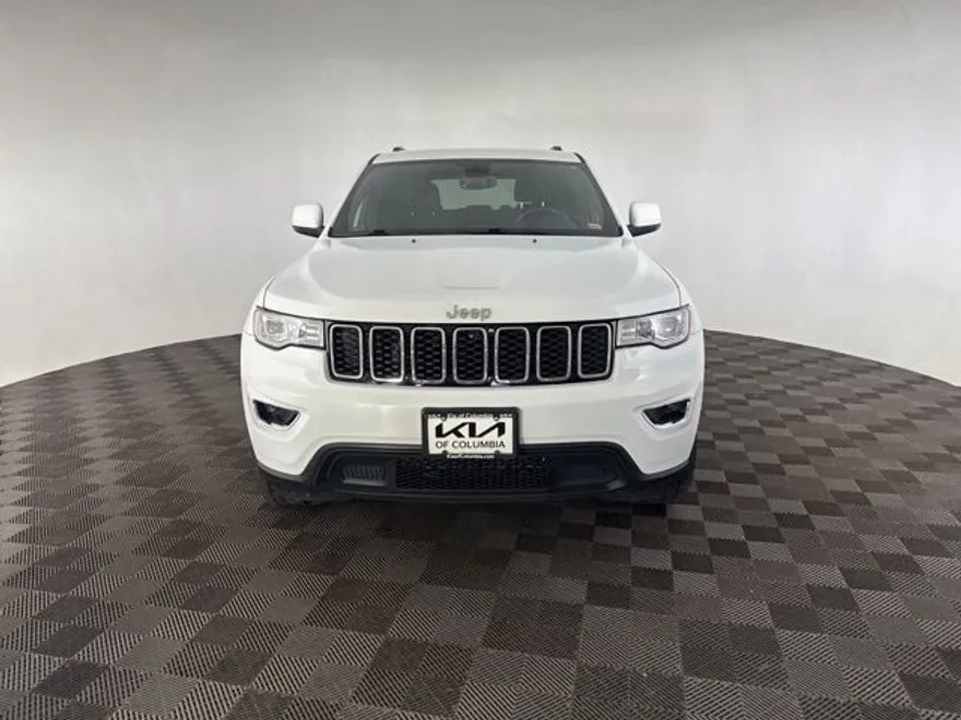 2017 Jeep Grand Cherokee Laredo photo 1