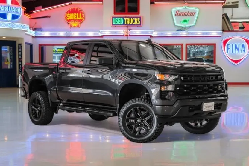 2022 Chevrolet Silverado 1500 Custom photo 1