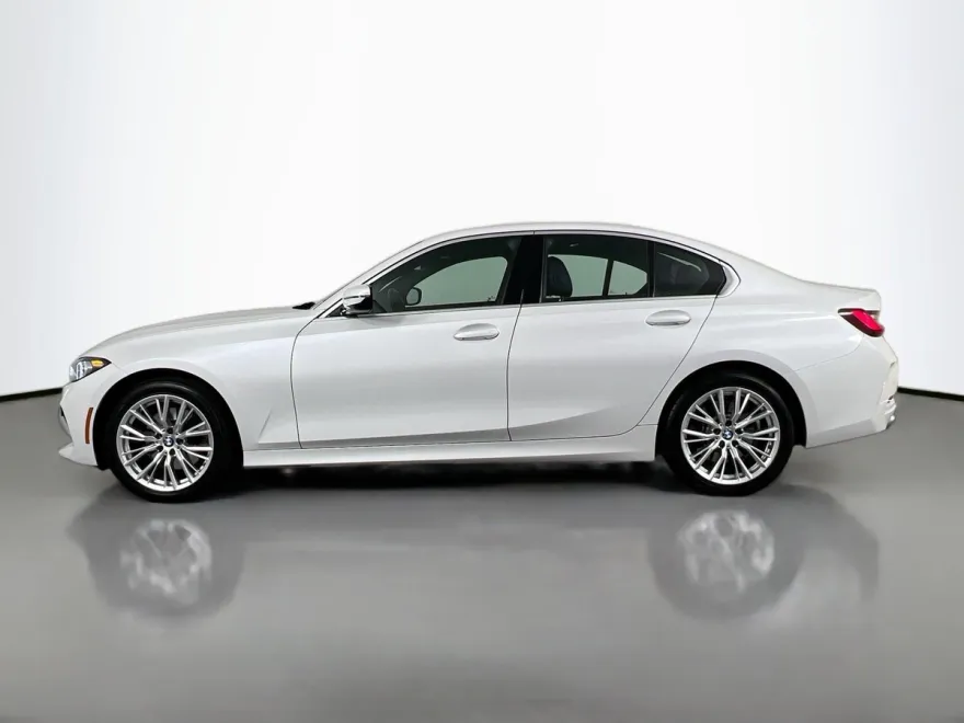 2024 Bmw 330i xDrive photo 2