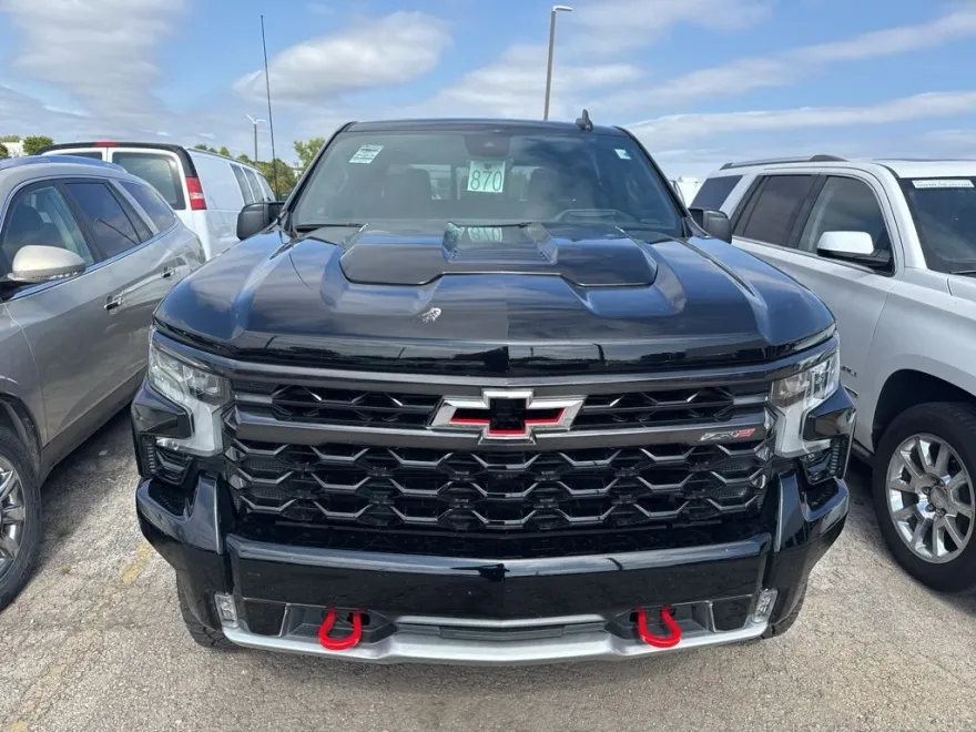 2024 Chevrolet Silverado 1500 ZR2 photo 1