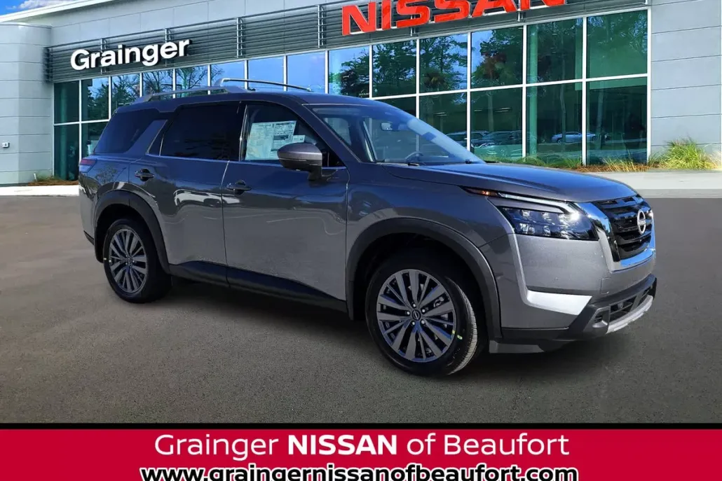 2025 Nissan Pathfinder SL photo 1