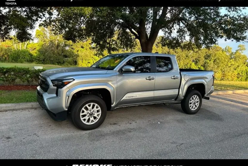 2024 Toyota Tacoma SR5 photo 1