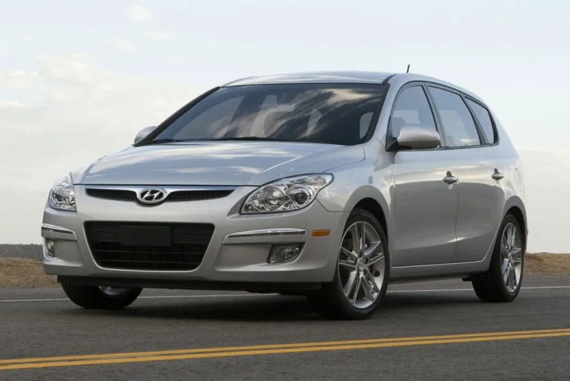 2010 Hyundai Elantra Touring SE photo 1
