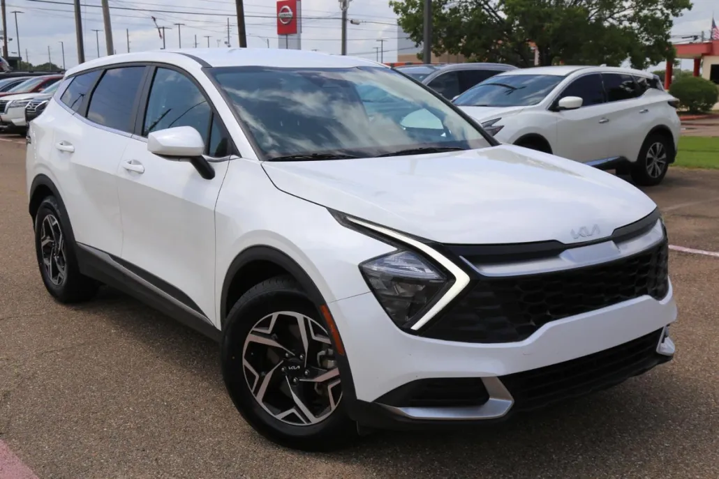 2023 Kia Sportage LX photo 1