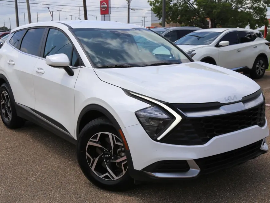 2023 Kia Sportage LX photo 1