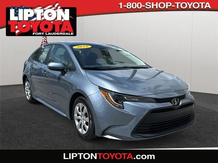 2023 Toyota Corolla LE photo 1