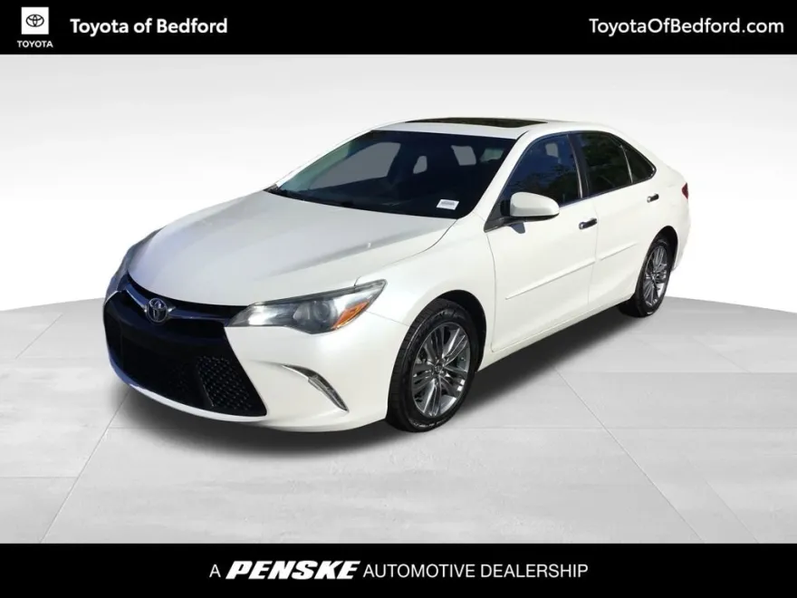 2016 Toyota Camry SE photo 1