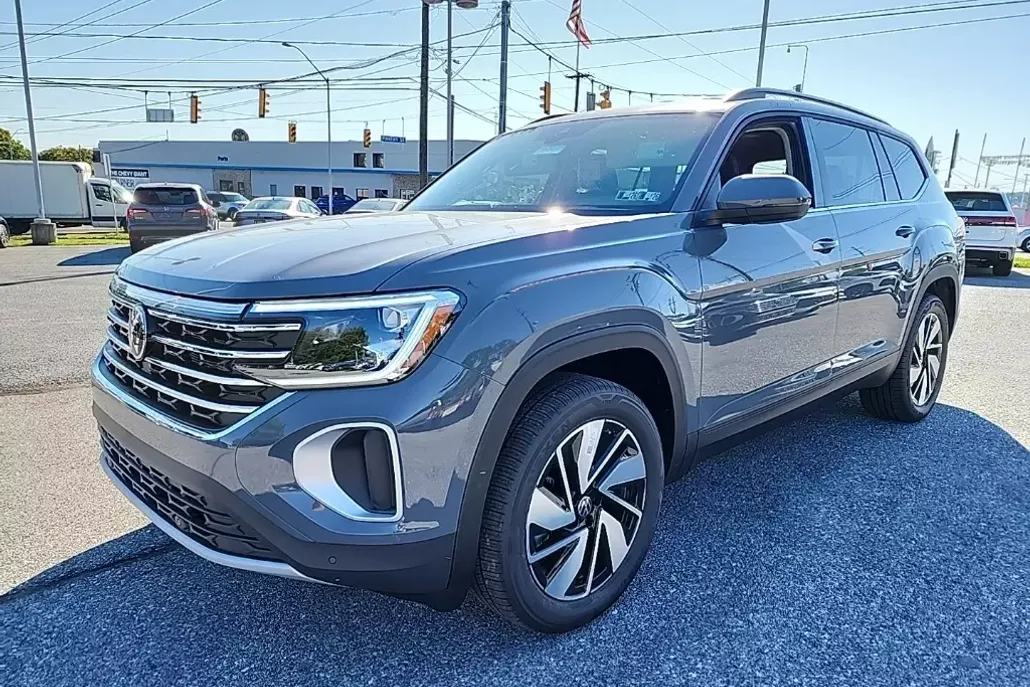 2026 Volkswagen Atlas SE photo 1