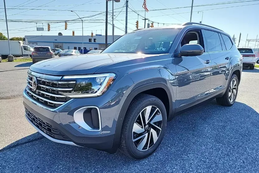 2026 Volkswagen Atlas SE photo 1