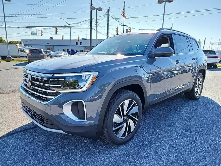 2026 Volkswagen Atlas SE photo 1