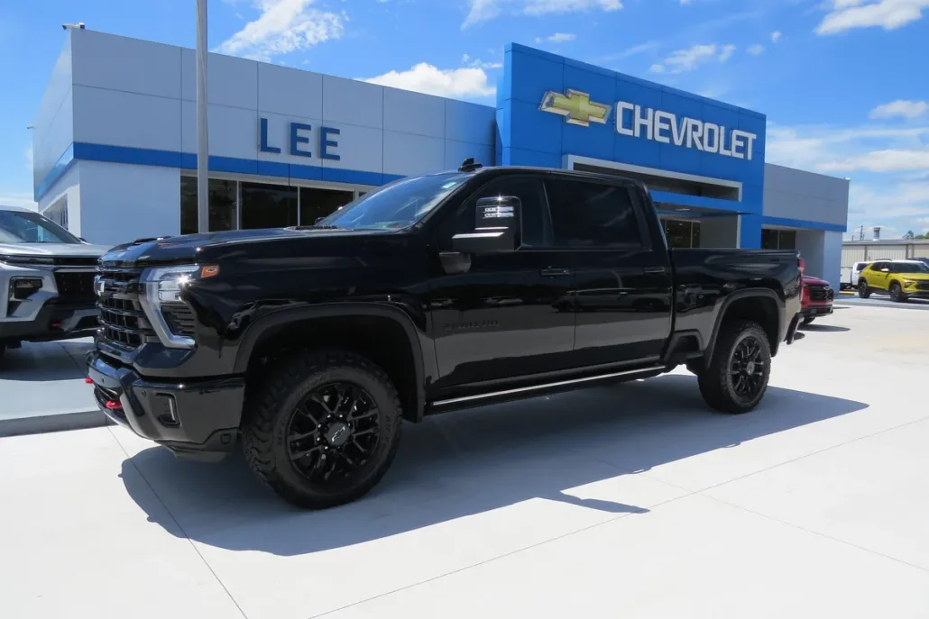 2025 Chevrolet Silverado 2500HD LTZ photo 1