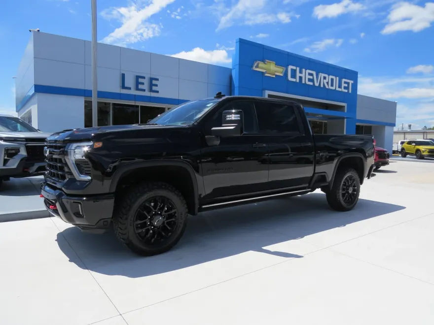 2025 Chevrolet Silverado 2500HD LTZ photo 1
