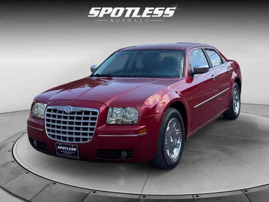 2010 Chrysler 300 Touring photo 1