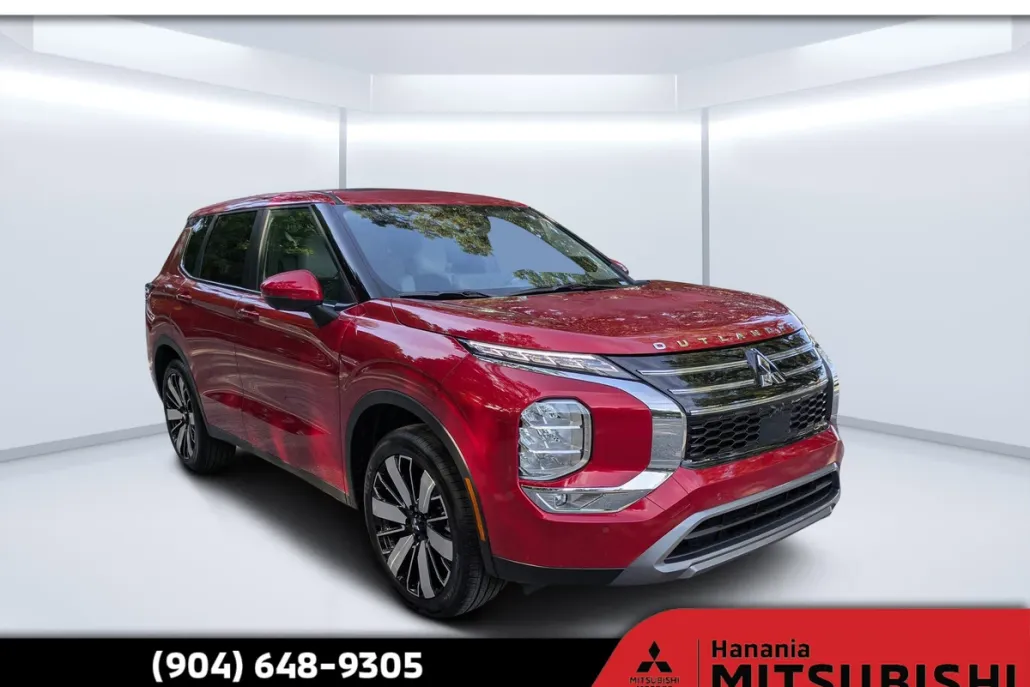 2025 Mitsubishi Outlander SE photo 1