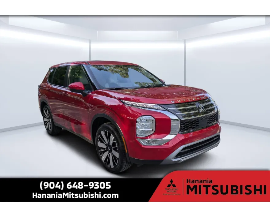 2025 Mitsubishi Outlander SE photo 1