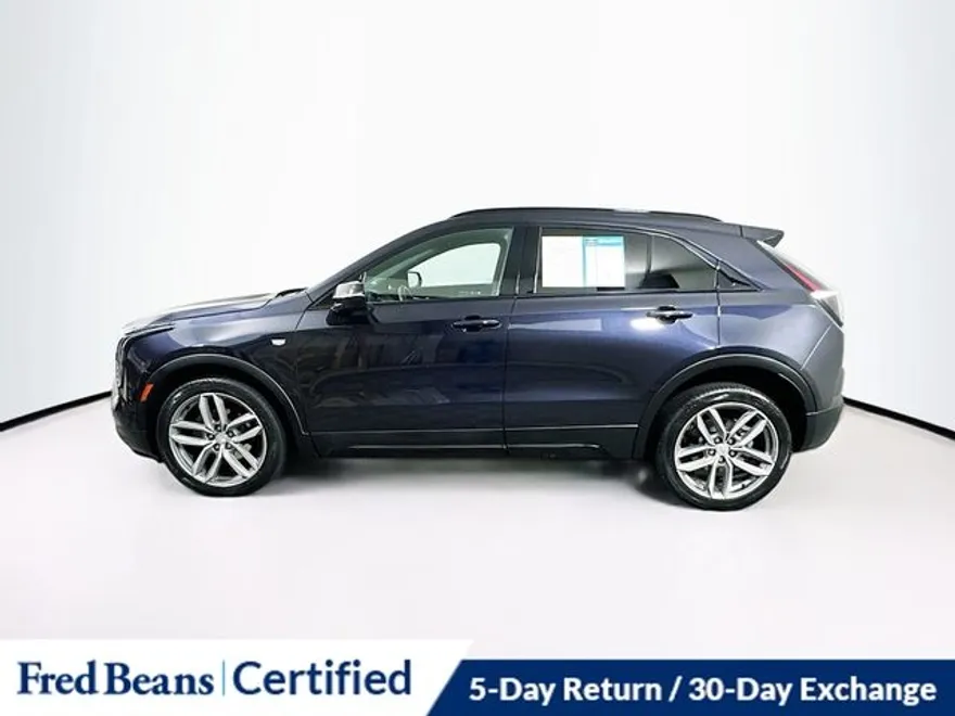 2022 Cadillac XT4 Sport photo 1