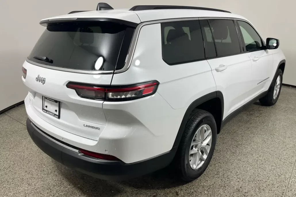 2025 Jeep Grand Cherokee Laredo X photo 1