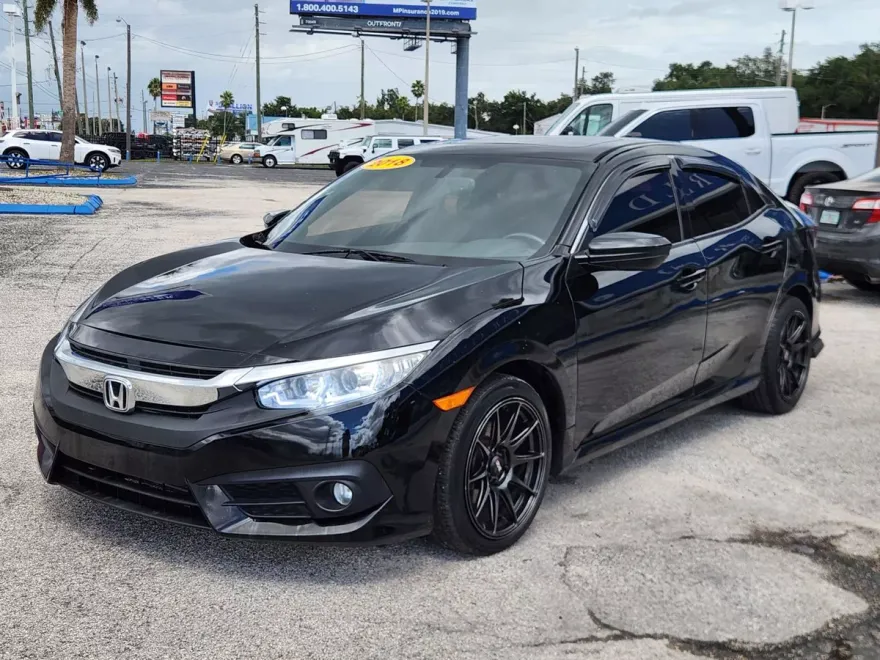 2018 Honda Civic EX-L Hatchback photo 1