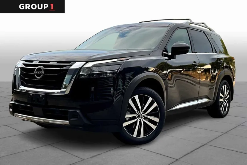 2024 Nissan Pathfinder Platinum photo 1