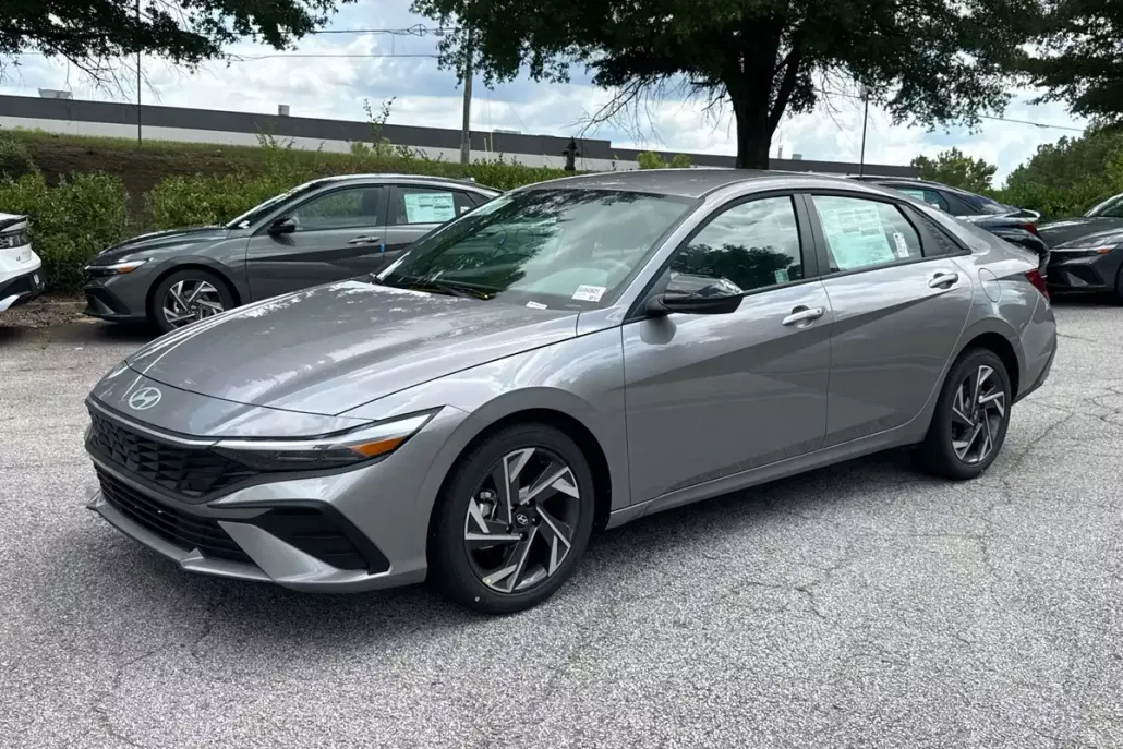 2025 Hyundai Elantra SEL Sport photo 1