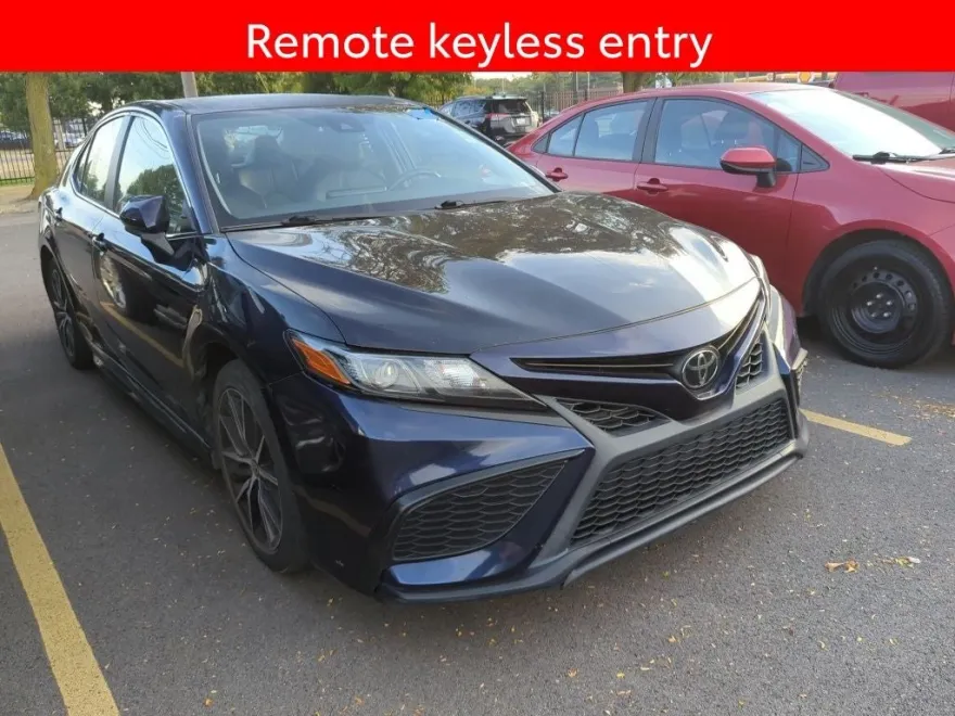 2021 Toyota Camry SE photo 1