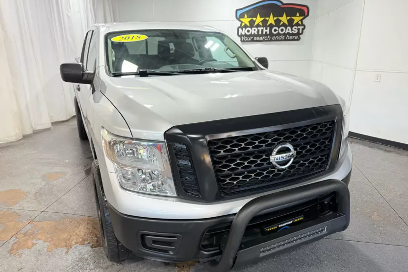 2018 Nissan Titan S Crew Cab photo 1