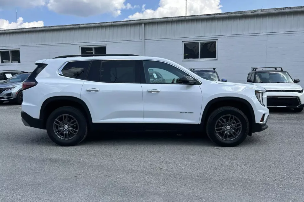 2025 Gmc Acadia Elevation photo 1