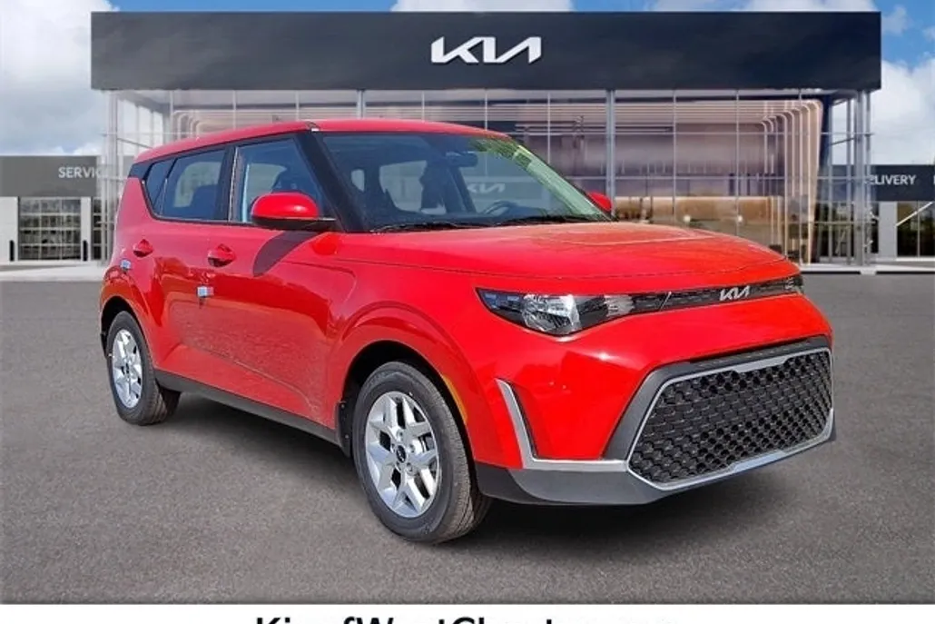 2025 Kia Soul LX photo 1